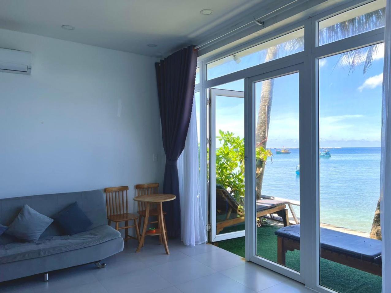 Апарт отель Larina Beach House Дуонг-Донг Экстерьер фото