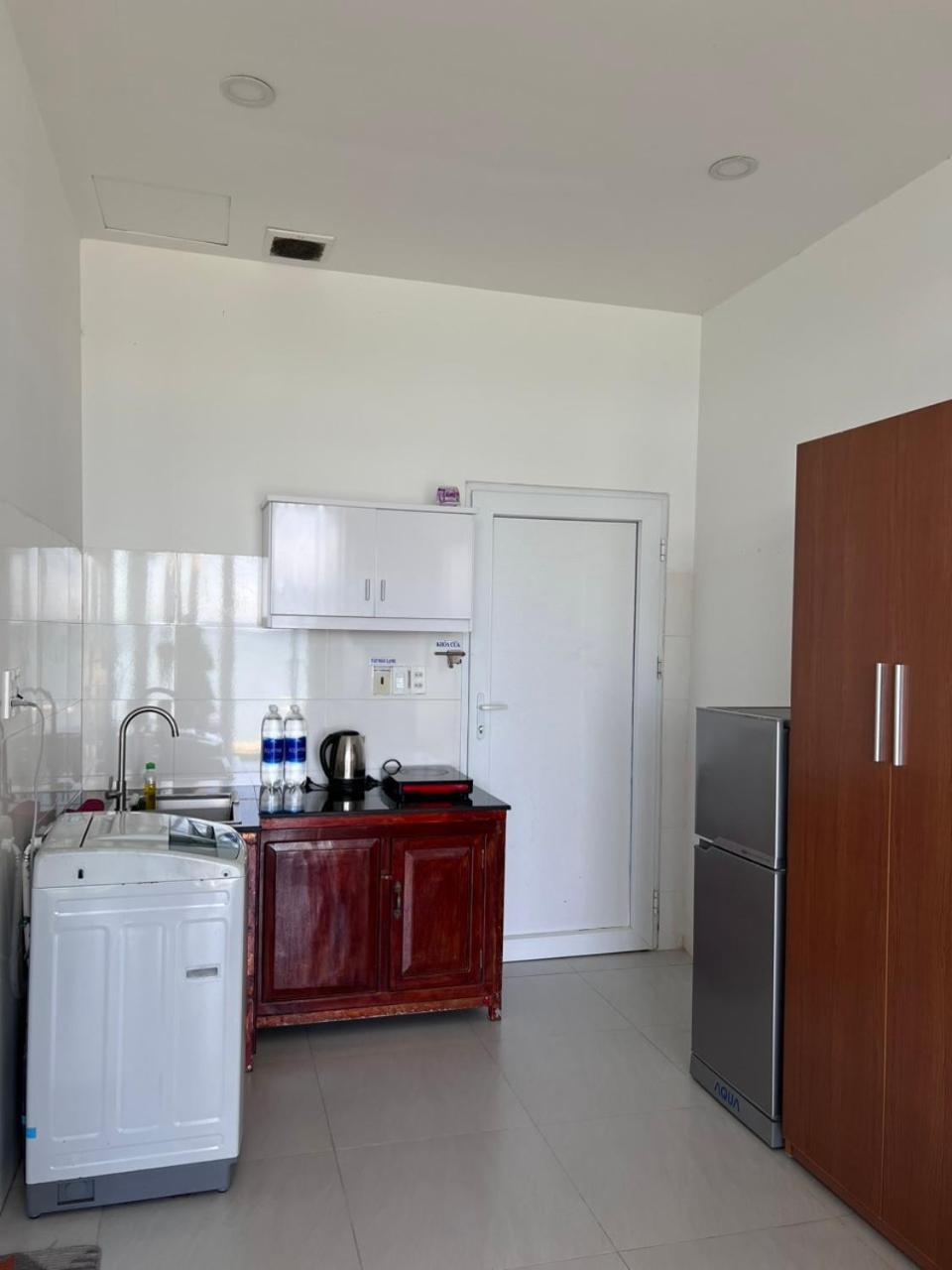Апарт отель Larina Beach House Дуонг-Донг Экстерьер фото