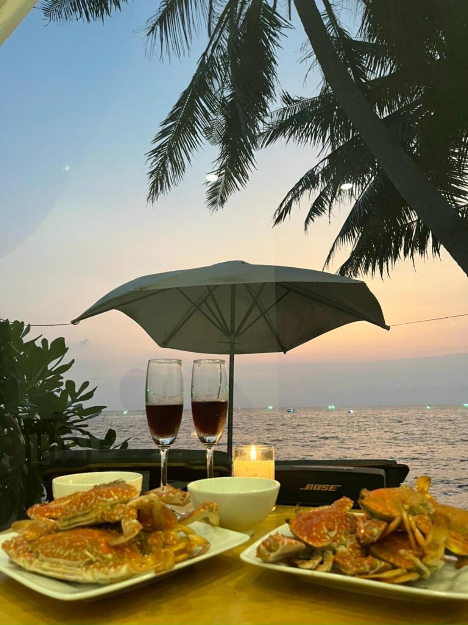 Апарт отель Larina Beach House Дуонг-Донг Экстерьер фото