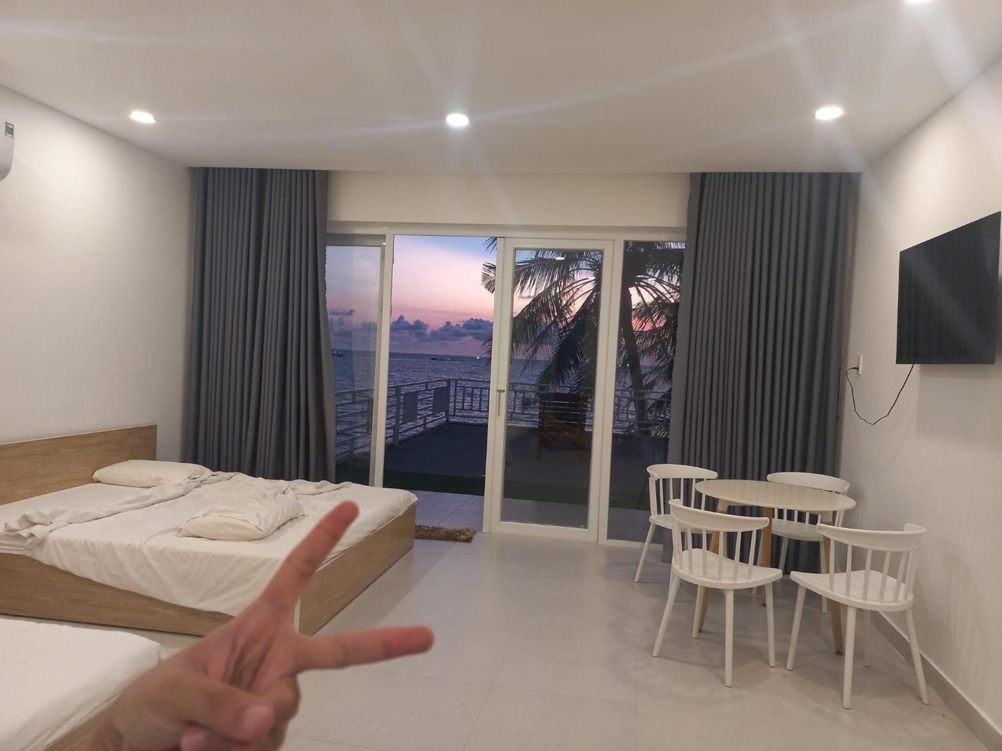Апарт отель Larina Beach House Дуонг-Донг Экстерьер фото