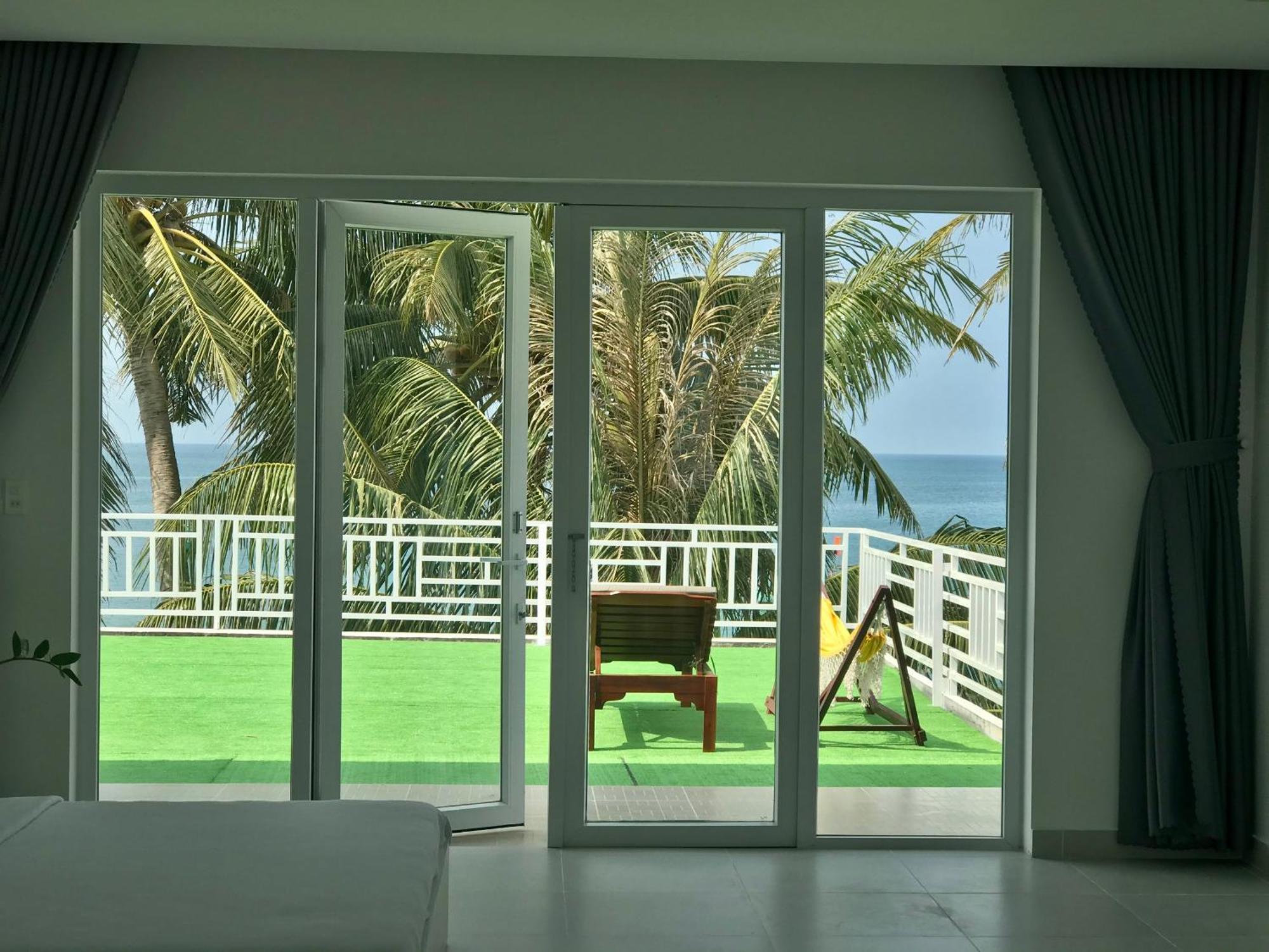 Апарт отель Larina Beach House Дуонг-Донг Экстерьер фото